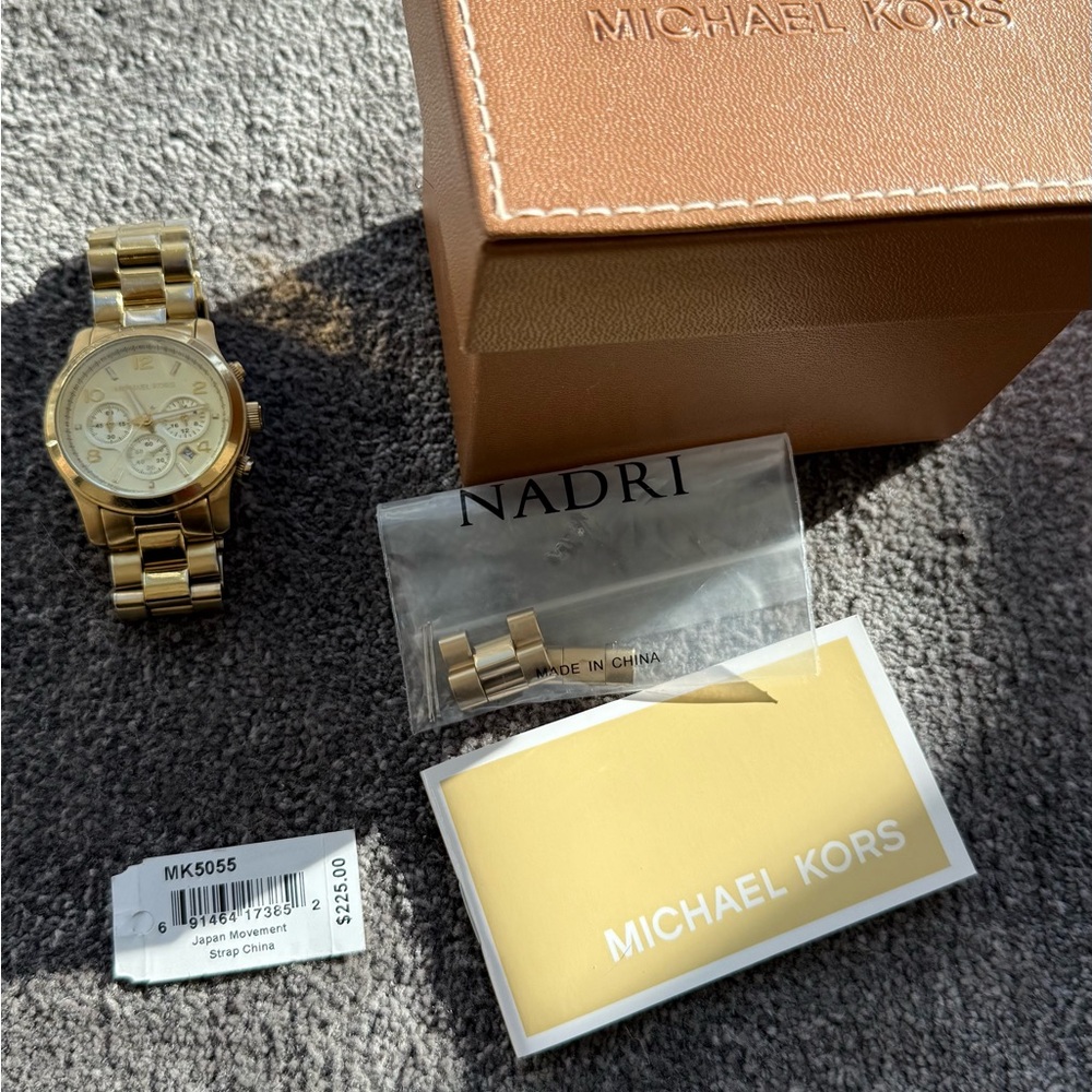 Michael Kors Luxurious Gold Watch